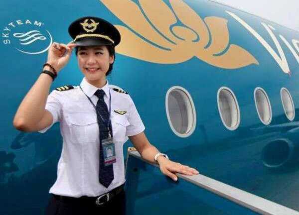 Nữ cơ trưởng A321 đầu tiên của Việt Nam tiết lộ áp lực nghề