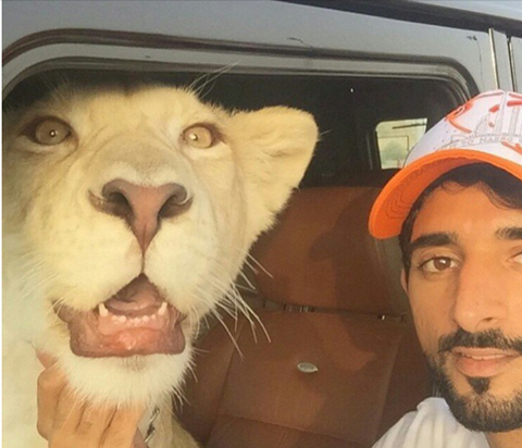 Cuộc sống 'đốt tiền' của con nhà giàu xứ Dubai
