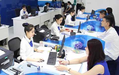 Sốt vó lo ngân hàng siết cho vay nhà đất