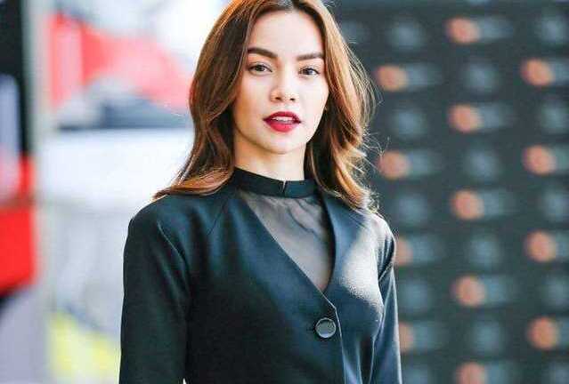 Sau scandal 'cướp chồng', Hồ Ngọc Hà tươi cười rạng rỡ ở Nhật