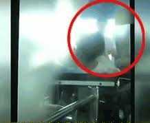 Clip: Không có tiền ‘bồi dưỡng’, nữ bác sĩ tát, đánh đập sản phụ ngay trên bàn mổ