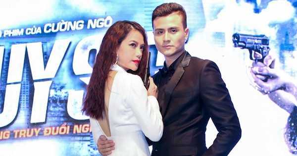 Trương Ngọc Ánh lưng trần nõn nà, eo thon bên dàn trai đẹp