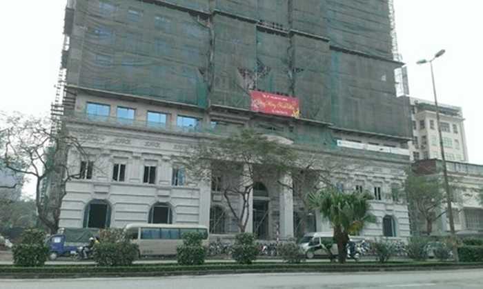 Tính đúng thuế, giá xăng Việt Nam chỉ bằng nước lọc