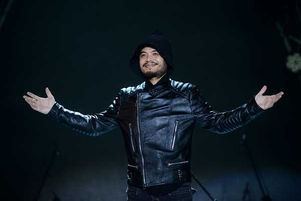 Clip: Trần Lập hát 'Tiếng gọi' tặng vợ