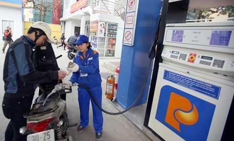 Truy thu khoản lợi kếch xù từ chênh lệch thuế xăng dầu