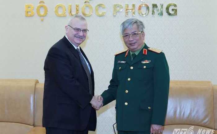 Việt - Mỹ bắt tay thúc đẩy quan hệ công nghiệp quốc phòng