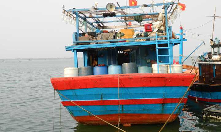 Phút kinh hãi của ngư dân Quảng Nam bị tàu Trung Quốc nổ súng bắn