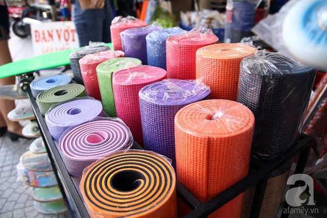 Video: Cảnh báo thảm tập yoga Trung Quốc chứa chất độc