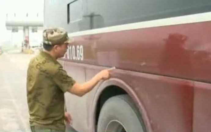 Xe khách trên cao tốc Nội Bài - Lào Cai bị tạt axit