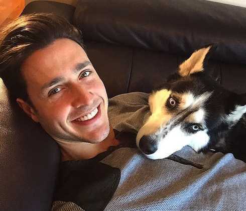 Bác sĩ điển trai nhất thế giới và những bí mật khiến nhiều người bất ngờ