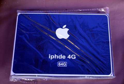 iPad 4G, quần áo hàng hiệu 'vàng mã' hút khách Tết Thanh minh