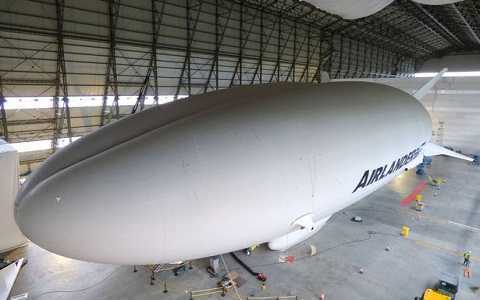 Siêu máy bay với 'vòng ba cực khủng' chính thức ra mắt