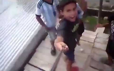 Tiếng khóc, rên rỉ hậu màn 'tự sướng' của lũ trẻ