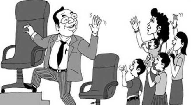 Sinh con thứ ba, Phó Giám đốc Sở viết đơn từ chức