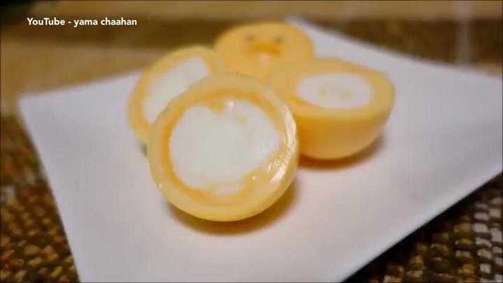 Clip: Hướng dẫn luộc trứng lộn lòng đỏ ra ngoài