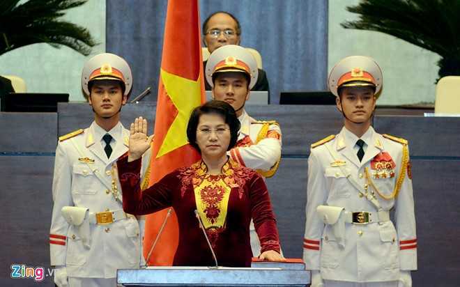 Clip: Tân Chủ tịch Quốc hội Nguyễn Thị Kim Ngân tuyên thệ trước Quốc hội