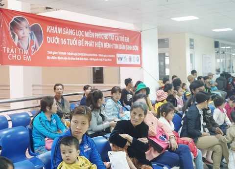 Hơn 2.000 trẻ em được khám sàng lọc bệnh tim miễn phí ở Bình Định