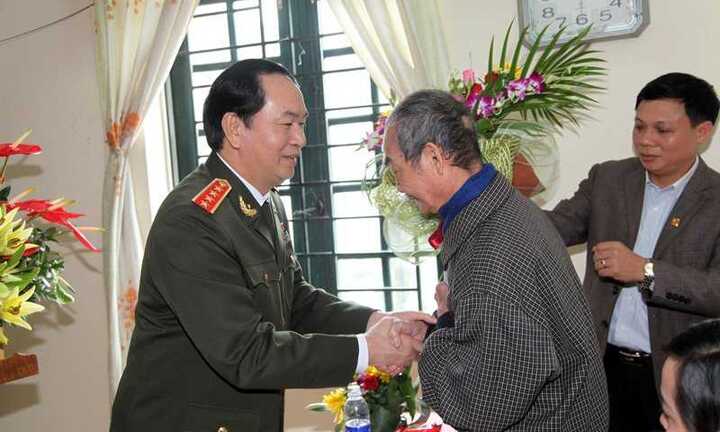 Thầy giáo cũ tự hào về tân Chủ tịch nước Trần Đại Quang