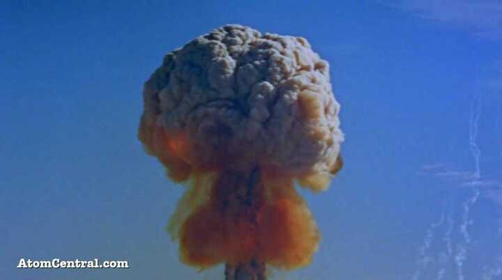 Clip: Siêu pháo bắn đạn hạt nhân Mỹ nổ kinh hoàng hơn bom nguyên tử