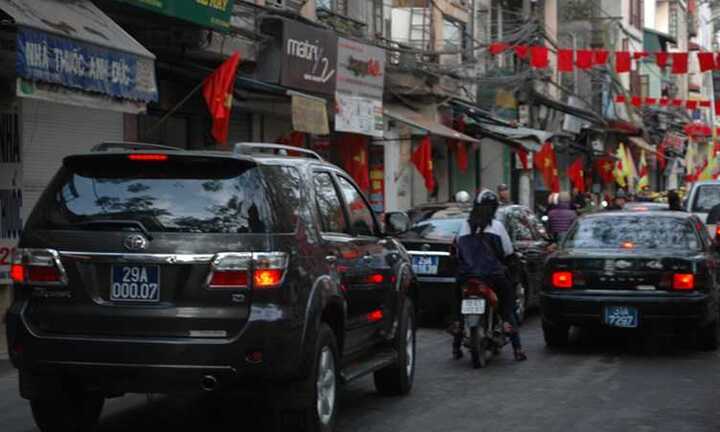 Hà Nội thí điểm cán bộ tự túc phương tiện: Đã có lãnh đạo xung phong