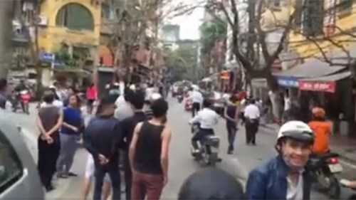 Tin mới vụ cảnh sát nổ súng giải tán đám đông ở Hà Nội