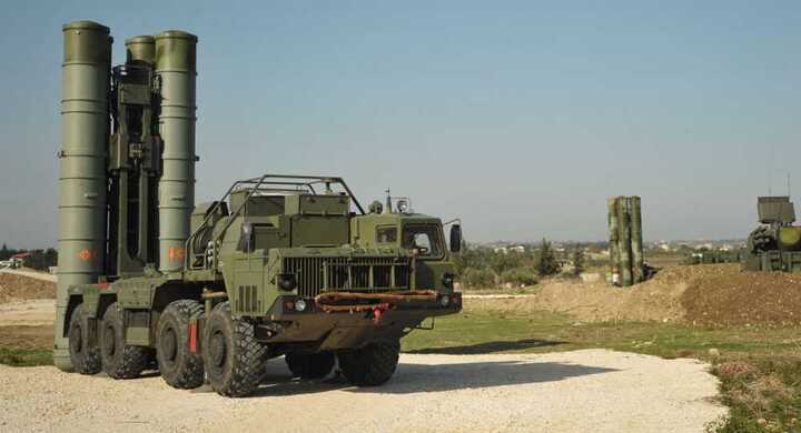 Kỹ sư sản xuất tên lửa S-400 làm quần quật ngày đêm vẫn không đủ hàng bán