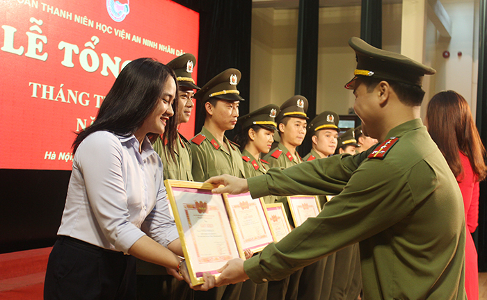 Học viện An ninh nhân dân khen thưởng nhiều sinh viên xuất sắc