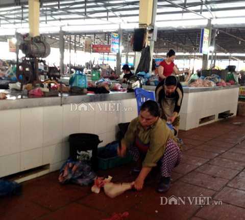 Rùng mình với thực phẩm bẩn ở chợ đầu mối