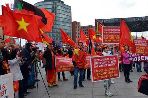 Biểu tình tại Berlin phản đối Trung Quốc quân sự hóa Biển Đông