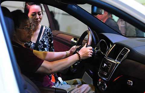 Giá xe sang sắp tăng chóng mặt