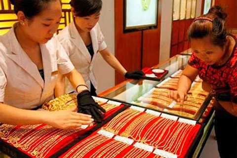 Chuỗi ngày chìm sâu kéo dài, vàng đang khiến nhà giàu lo sợ