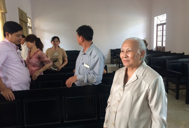 Tiếp tục hoãn xử vụ kiện 6 năm bị 'ngâm' ở TP.HCM