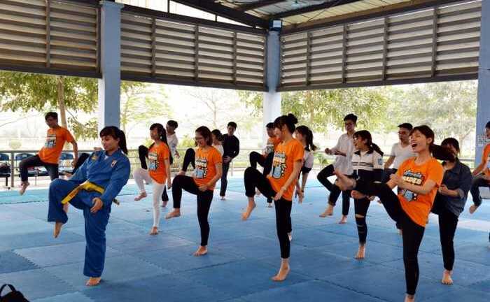 Trải nghiệm thú vị một ngày làm sinh viên