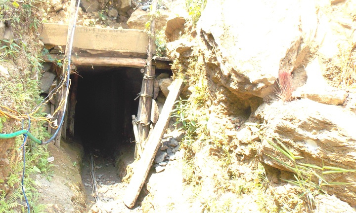 Ngạt khí, 4 phu vàng chết thảm: 3 người là anh em ruột