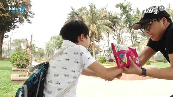 Bố mẹ cần xem clip này để con mình không bị bắt cóc