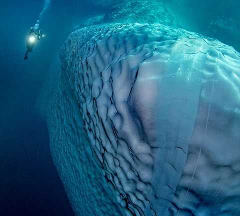 Hình ảnh kỳ vĩ của tảng băng trôi khổng lồ