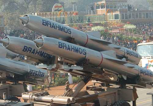 Việt Nam đề nghị mua tên lửa tối tân Brahmos của Ấn Độ