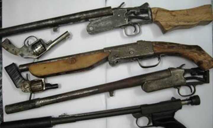 10 đối tượng hung hãn xông vào nhà dân rút súng bắn chết người