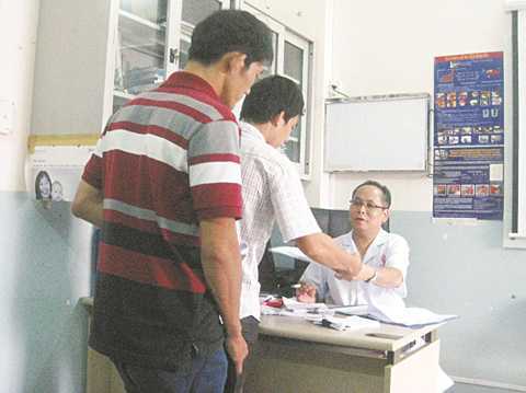 Trục trặc sinh lý: Giúp em với, em 'làm' hơn 20 phút rồi mà vẫn không 'ra'