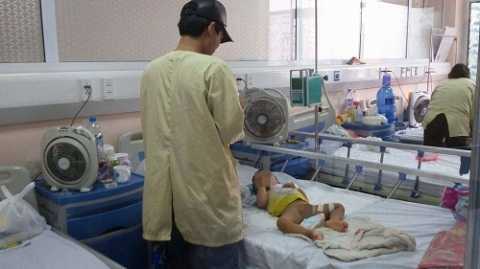 Tiếng nấc nghẹn của cha bé trai bị cậu ruột cắt đứt 'của quý'