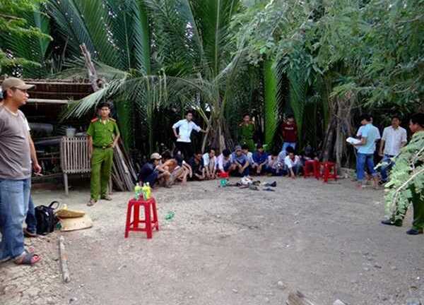 Súng nổ tại trường gà, 1 người đàn ông trúng đạn