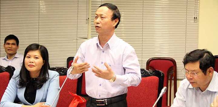 Cứ nói cán bộ quan liêu hách dịch, sao chê đề tài 'chủ tịch xã giao tiếp với dân'?