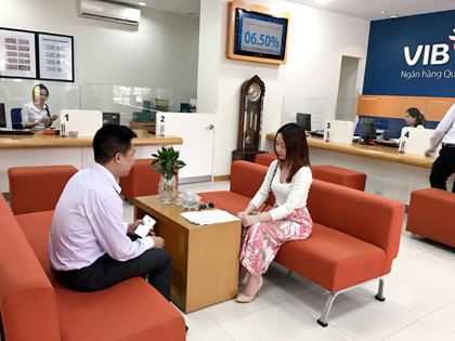 Phản hồi vụ ‘Thẻ ATM ở Phú Thọ, tiền bị rút mất ở Sài Gòn’: ‘Lỗ hổng” bảo mật thông tin bất ngờ của VIB?