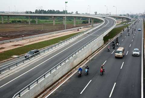 Việt Nam đâu túng thiếu đến mức phải đi vay mãi