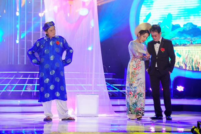 Hoài Linh bị Mỹ Linh 'cắm sừng' trên sân khấu Gương mặt thân quen