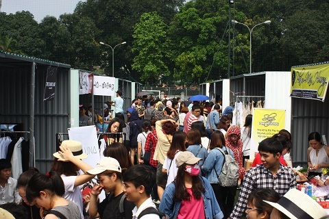 Phạt 25 triệu đồng, giải tán hội chợ container 'khủng' tại Hà Nội