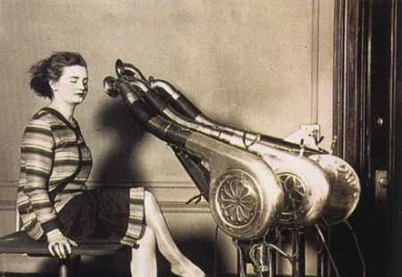 Tò mò dụng cụ làm đẹp đầu thế kỉ 20 của chị em