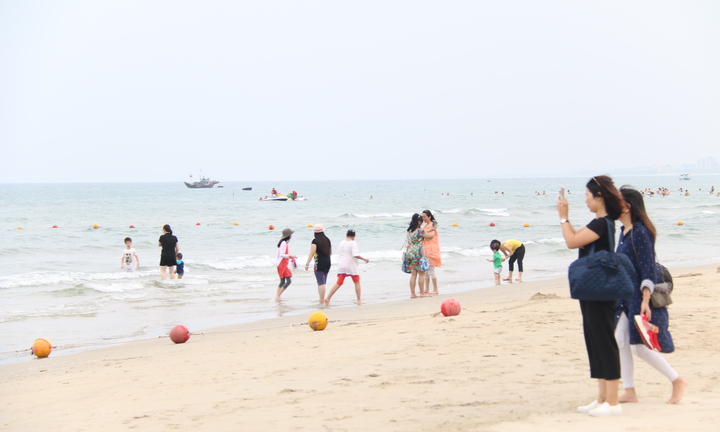 Nước biển Đà Nẵng không bị nhiễm độc