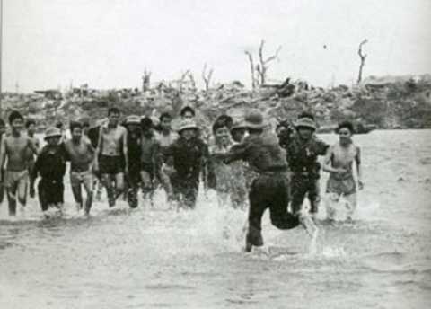 'Địa ngục trần gian' Phú Quốc: Xúc động ngày về trên sông Thạch Hãn