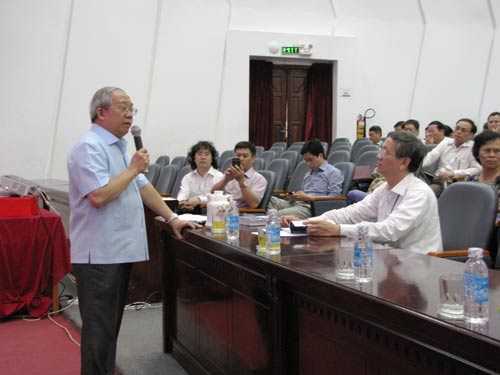 GS Trần Văn Nhung: 'Nói Việt Nam lạm phát giáo sư là vô lý'